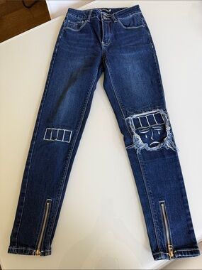 The Youngest in Charge Dark Blue Embroidered Slim Jeans - size 2